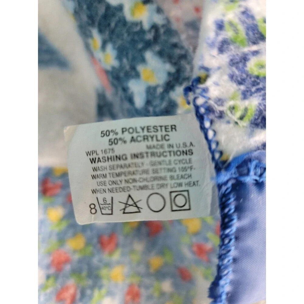 Mid Century 1970s Blanket – Blue with Satin Trim – 89